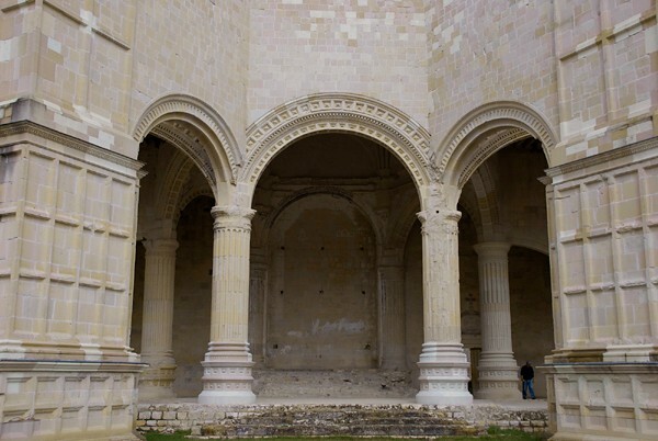 Capilla abierta, arches & buttresses - Capilla abierta