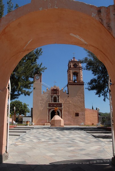 Atrial gate & façade - Santiago Apóstol