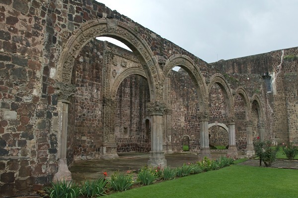 Capilla abierta, portería & chancel arch - San Luis Obispo, capilla abierta
