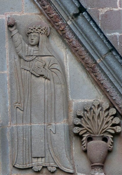 Façade pediment - Façade, nave & sanctuary