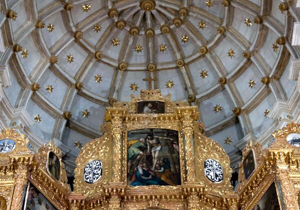 Top tier & Dominican insignias - High Altar & Chancel Arch