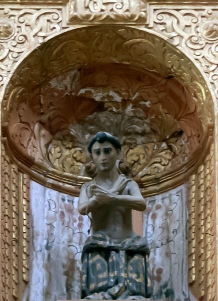 Second tier, central niche - nave San José altar