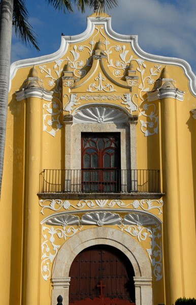 Façade, main portal & choir loft window & balcony - San Juan Bautista