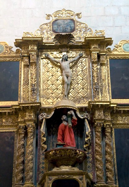 Second & third tiers - nave La Pasión altar