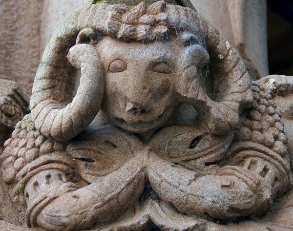 Portería, pillar capital - La Asunción de Nuestra Señora