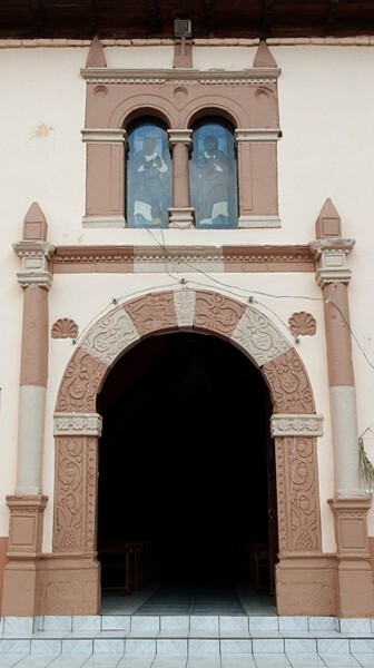 San Pedro Apostól, façade (reconstructed) - Ocumicho, Michoacán