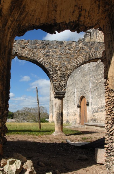 San Juan Bautista, portería & exterior nave - Tixcacaltutyub, Yucatán