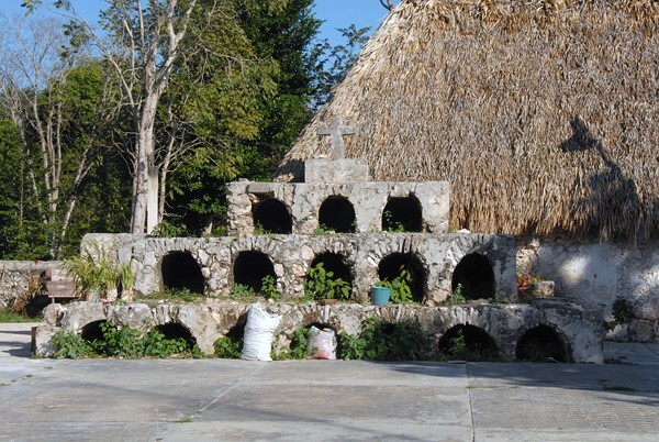 La Concepción, burial niches - Káua, Yucatán