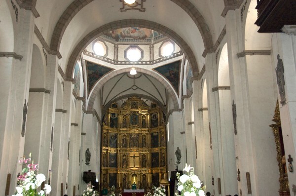 San Bernardino de Sena, nave & high altar - Xochimilco