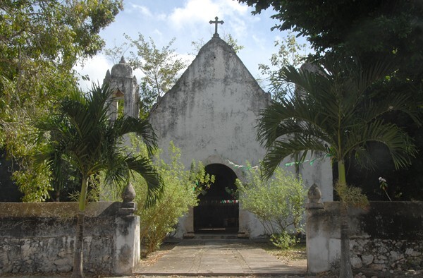 San Juan Bautista, façade - Xquerol, Quintana Roo