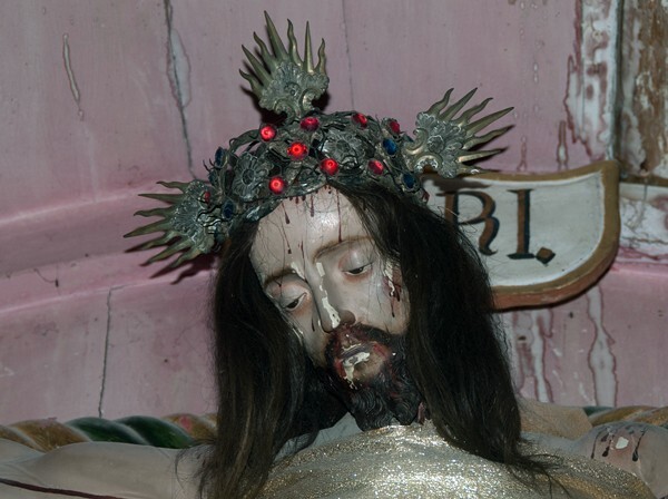 San Mateo, nave Crucifixion retablo, face of Christ - Yucucui, Oaxaca