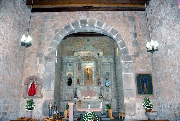 San Francisco (Pancho), sanctuary & chancel arch - Coatepec de Morelos, Michoacán