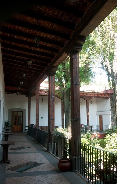 Patio (Casa de Bellas Artes) - La Purísima Concepción