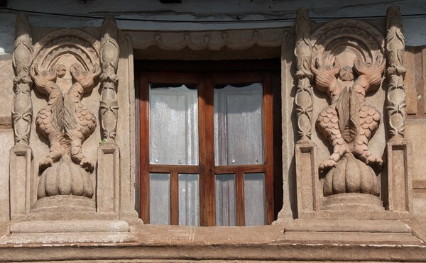 Main portal window - Casa de la Sirena