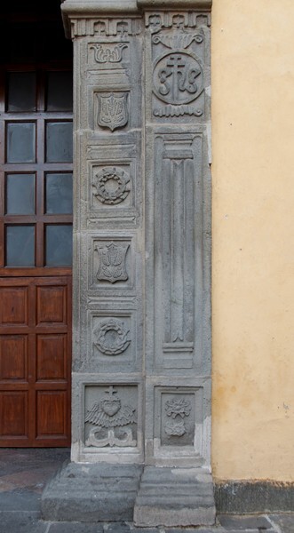 Porciúncula door, right pilaster - San Francisco