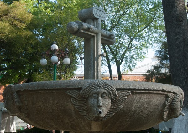 Fountain with cross - Plaza de Armas