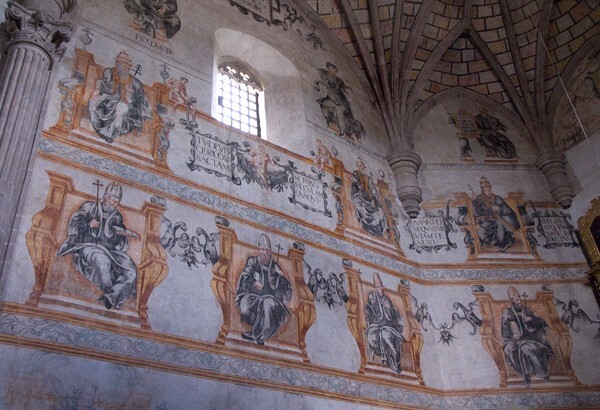 Sanctuary murals (left) - San Agustín, nave, capilla abierta & atrial cross