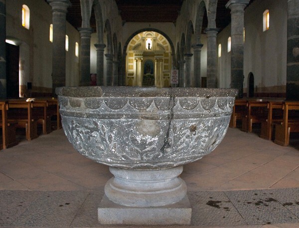 San Pedro y Pablo, baptismal font - Zacatlán de las Manzanas, Puebla
