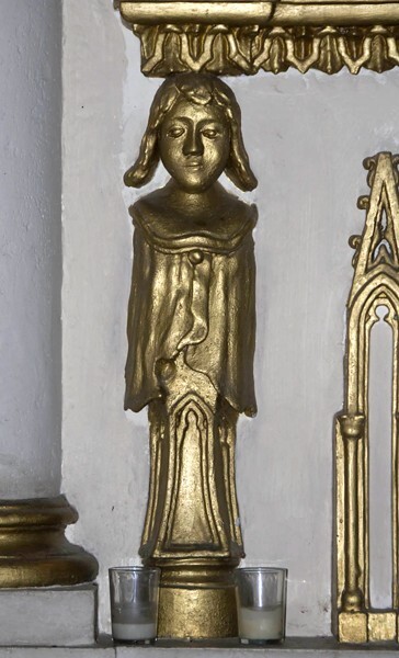 Hacienda Santa Cruz chapel, nave altar caryatid - Santa Cruz del Valle, Jalisco