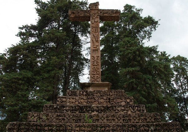 Atrial cross, front, with base - Atrial cross