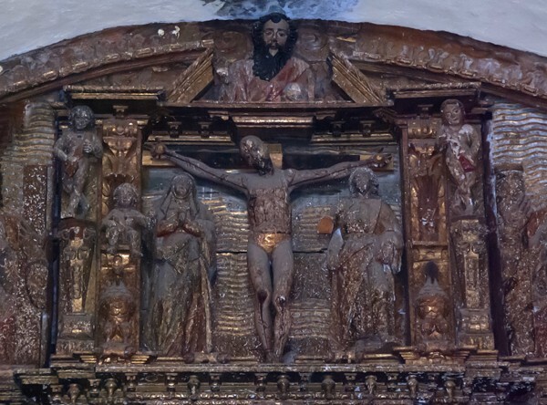 La Asunción, high altar, top tier, Crucifixion - Pazulco, Morelos