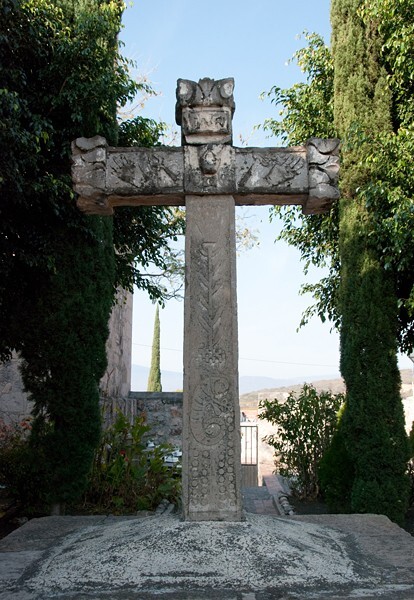 El Señor de la Expiración, garden cross, front - Capacho, Michoacán
