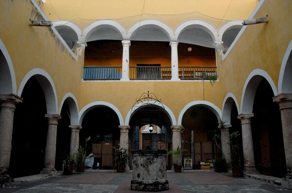 Casa del Teniente del Rey, patio - Campeche, Campeche