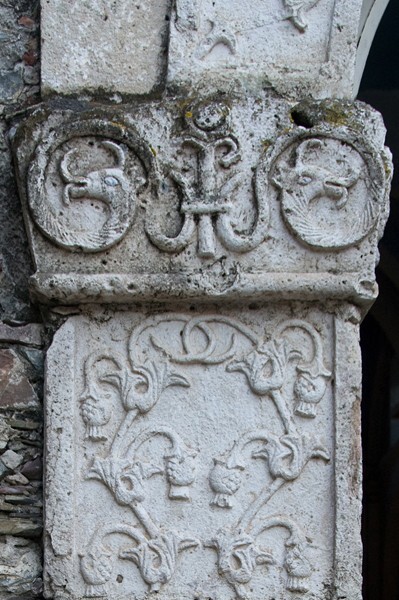 San Miguel, façade portal, left door pilaster & capital - Acuitlapan, Guerrero