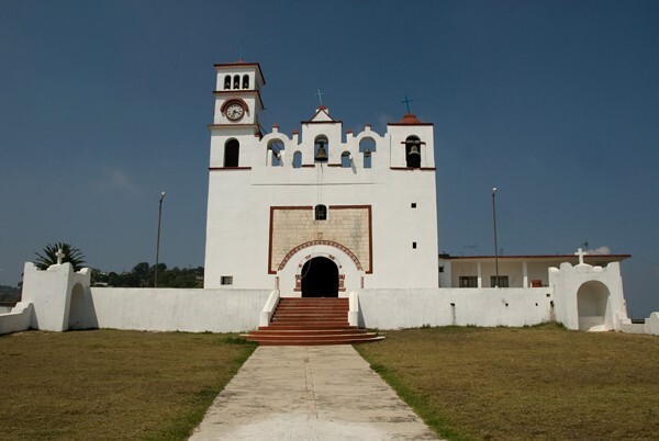 San Lorenzo, façade & posa chapels - San Lorenzo Ixtacoyotla, Hidalgo