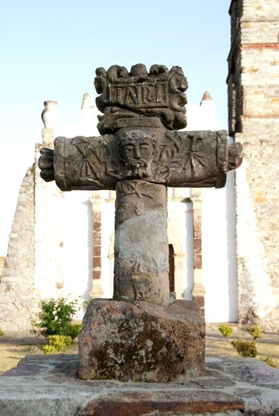 Atrial cross, front - San Jerónimo