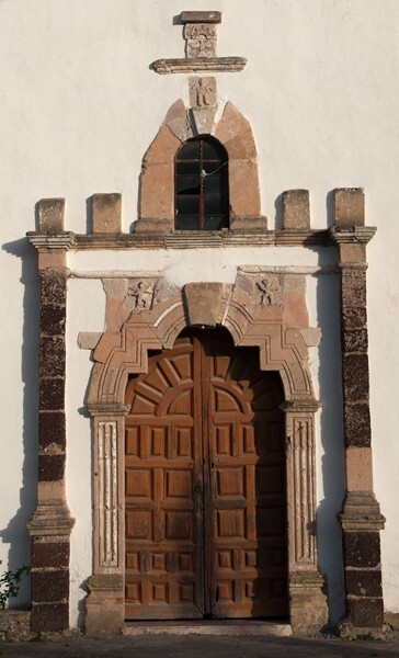 Façade portal & choir loft window - San Jerónimo