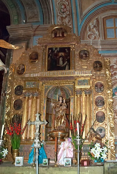 San Miguel Arcángel, nave La Candelaria altar - Tlalixtac de Cabrera, Oaxaca