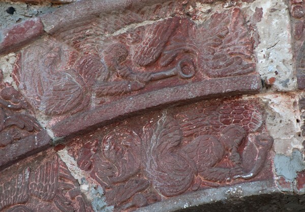 Santo Tomás, façade portal, double archivolt seraphim - Santo Tomás Tetliztaca, Hidalgo