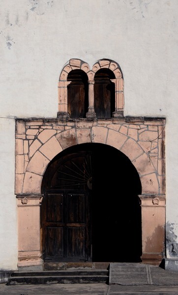 Nuestro Señor del Perdón, façade portal alfiz & ajimez - Aricutín, Michoacán
