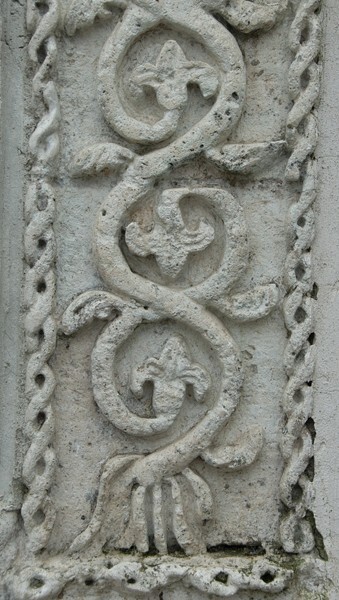 Façade portal, pilaster detail - Santa María