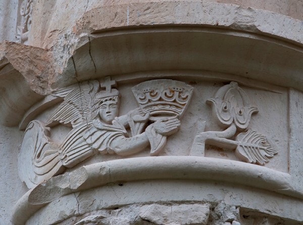 San Juan Bautista, capilla abierta, chancel arch, left pillar capital - San Juan Bautista, capilla abierta