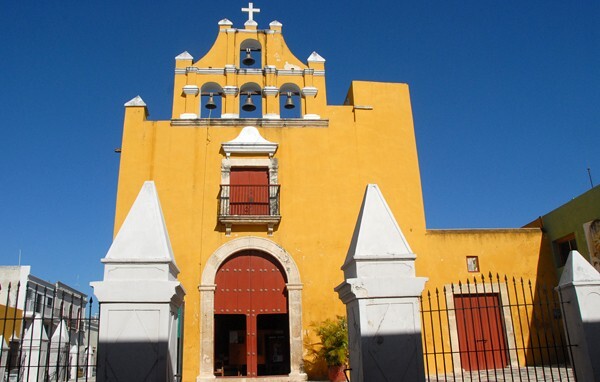 Façade & espadaña - El Dulce Nombre de Jesús