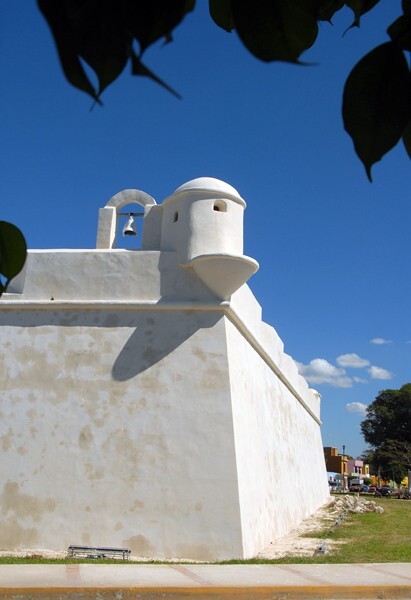 Baluarte de Santa Rosa, sentry box - Baluartes (Bastions)