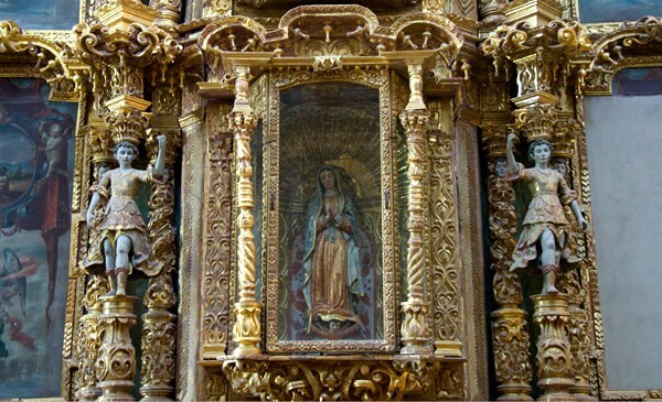 Lower tier - nave Nuestra Señora de los Dolores altar