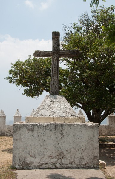 Atrial cross & stump - La Asunción de Nuestra Señora