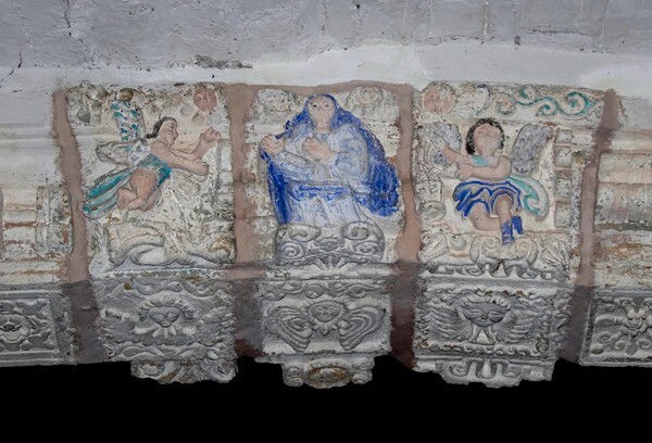 Sotocoro arch voussoirs - Nave, altars, choir, baptistry, pulpit