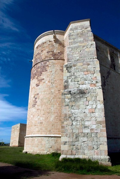 Apse & buttressing - Santo Domingo (exterior)