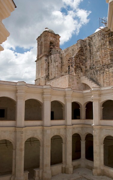 Cloister & bell-tower - Convento & Cloister