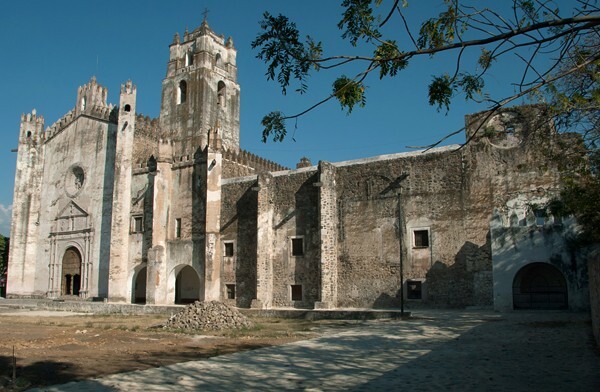 Façade, bell-tower, portería & convento - San Juan Bautista, façade, portería & posa chapels