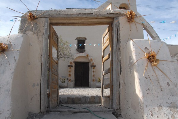 Hacienda Santa María, chapel, trabeated atrial gate - Ramos Arizpe, Nuevo León