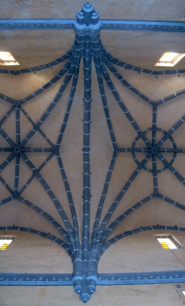 Nave, ribbed vault & clerestory - San Francisco