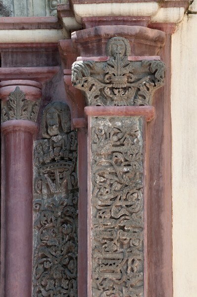 San Francisco, porciúncula door, right pilasters - San Francisco