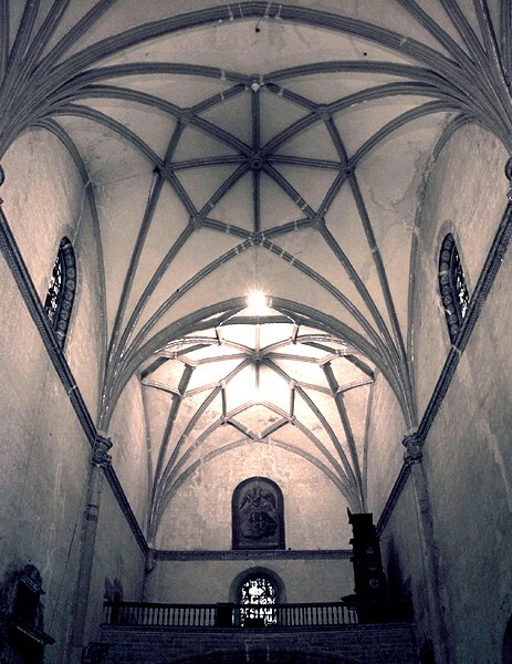 Choir loft, ribbed vaults - San Miguel Arcángel, nave & high altar