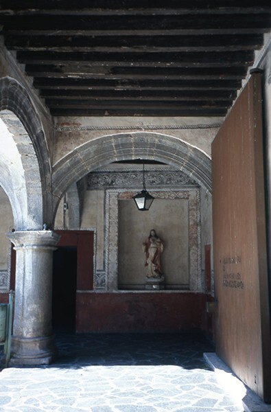 Lower cloister walk & testera - La Asunción de Nuestra Señora (Catedral), façade, porciúncula door, capilla abierta, cloister