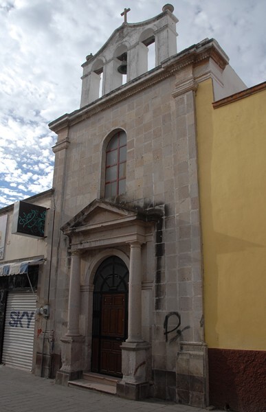San Francisco, lateral portal & espadaña - Pénjamo, Guanajuato